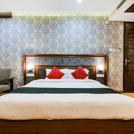 Capital O 4535 Hotel Uma Palace Varanasi Exterior photo