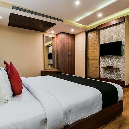 Capital O 4535 Hotel Uma Palace Varanasi Exterior photo