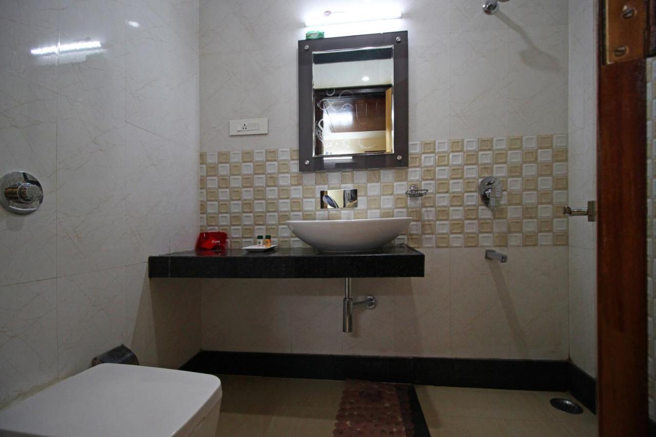 Capital O 4535 Hotel Uma Palace Varanasi Exterior photo