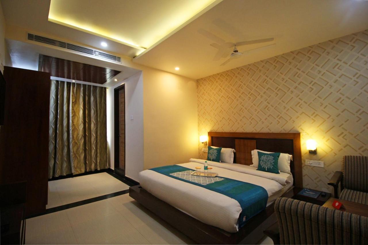 Capital O 4535 Hotel Uma Palace Varanasi Exterior photo