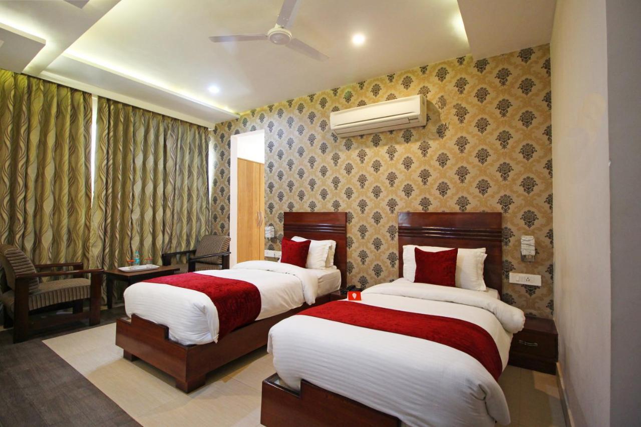 Capital O 4535 Hotel Uma Palace Varanasi Exterior photo