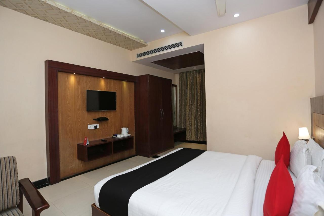 Capital O 4535 Hotel Uma Palace Varanasi Exterior photo