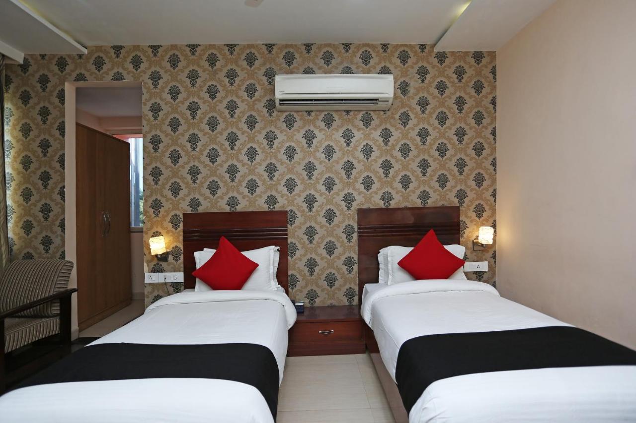 Capital O 4535 Hotel Uma Palace Varanasi Exterior photo
