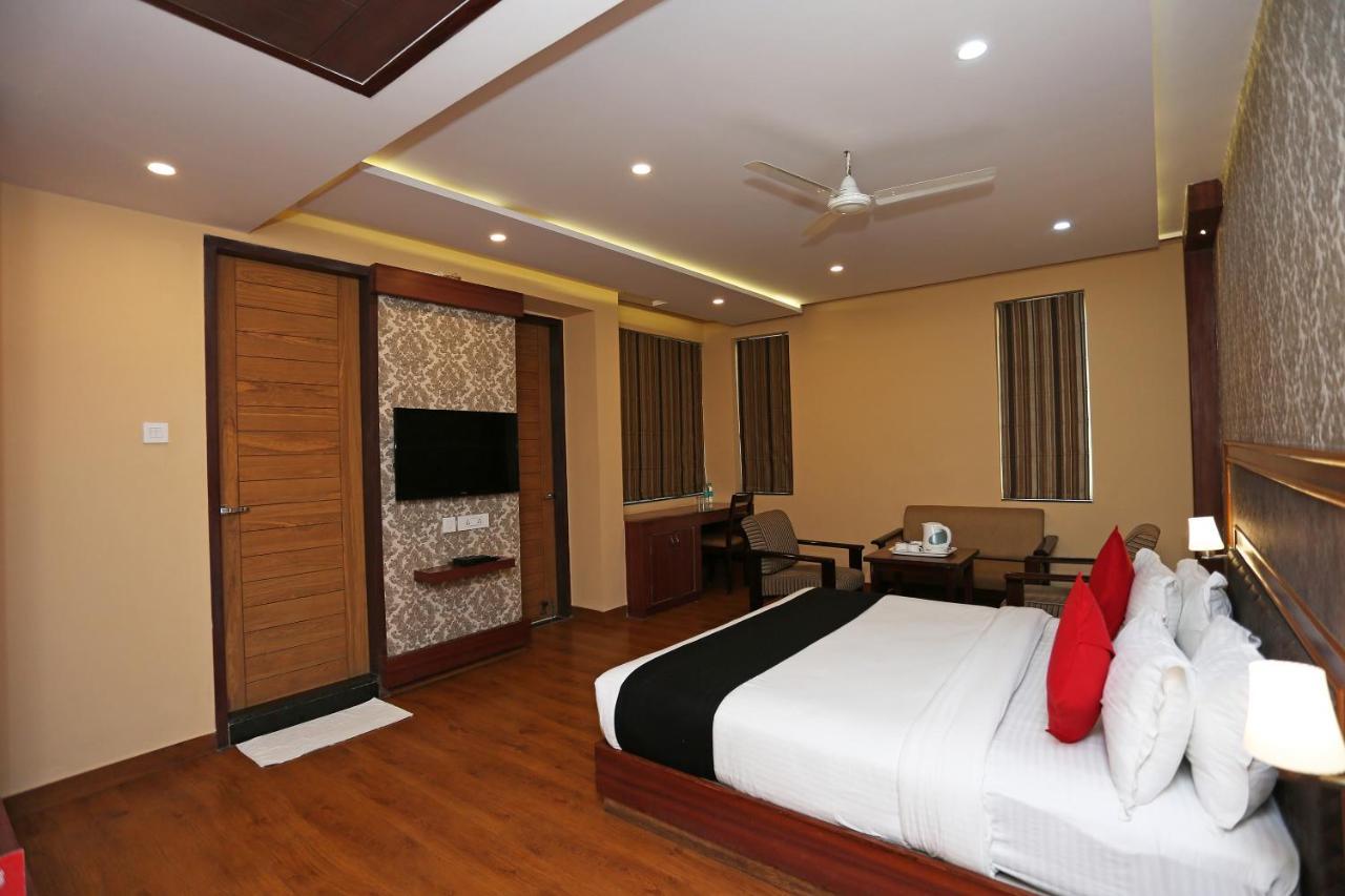 Capital O 4535 Hotel Uma Palace Varanasi Exterior photo
