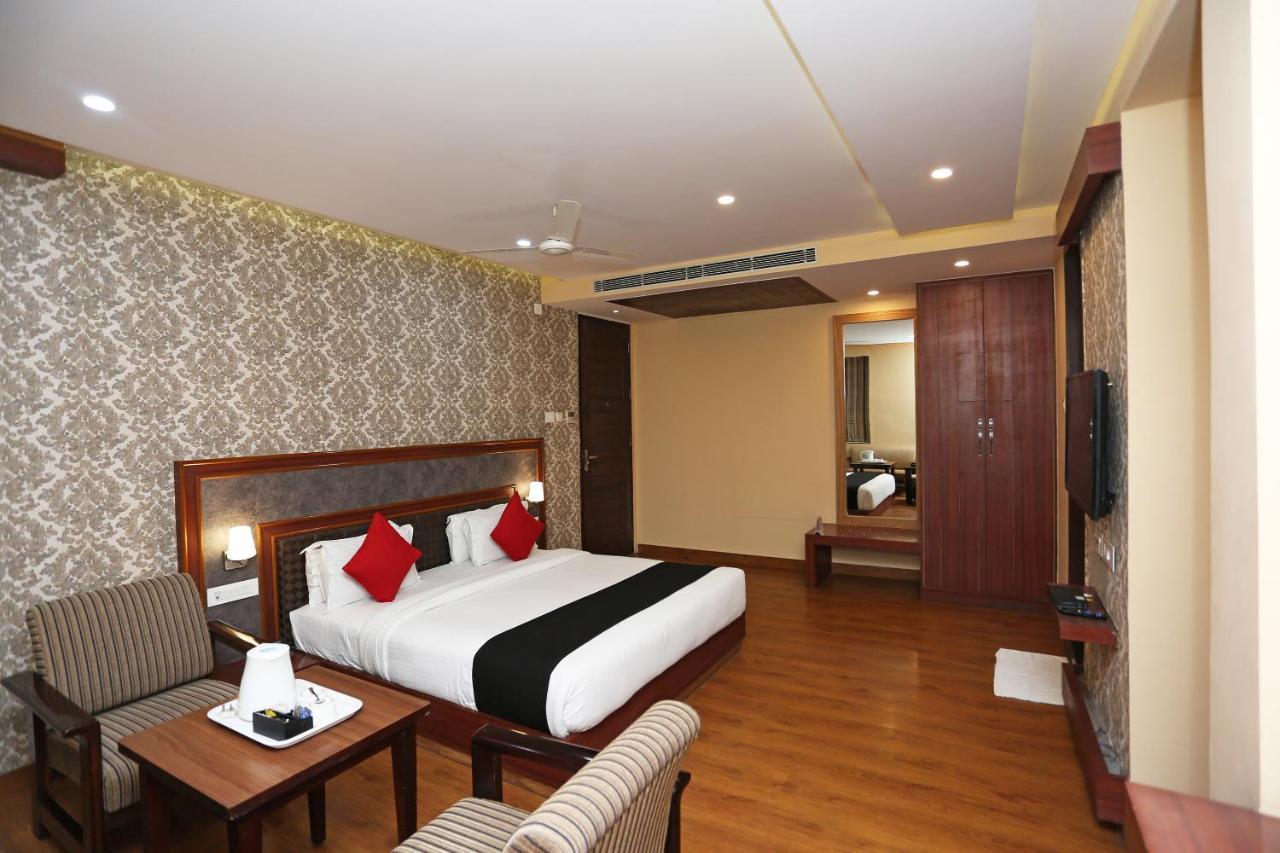 Capital O 4535 Hotel Uma Palace Varanasi Exterior photo