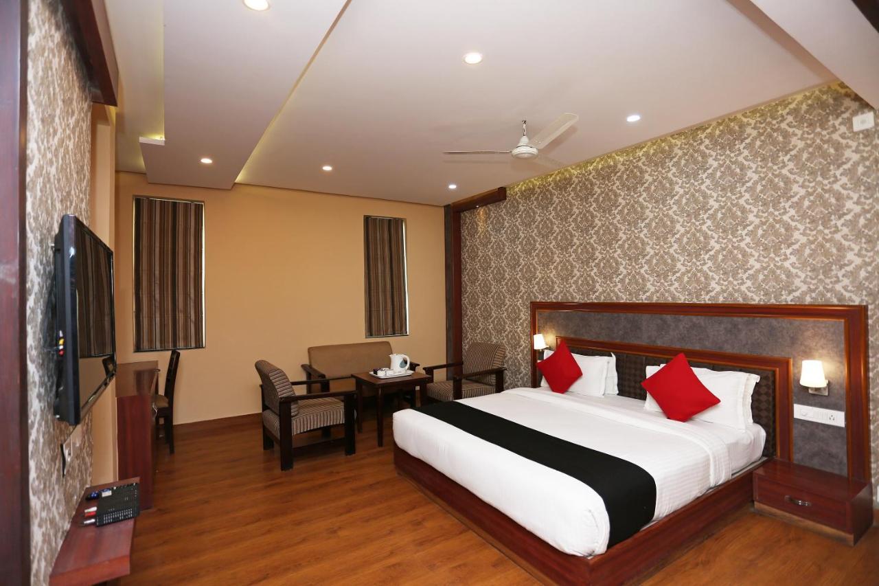 Capital O 4535 Hotel Uma Palace Varanasi Exterior photo