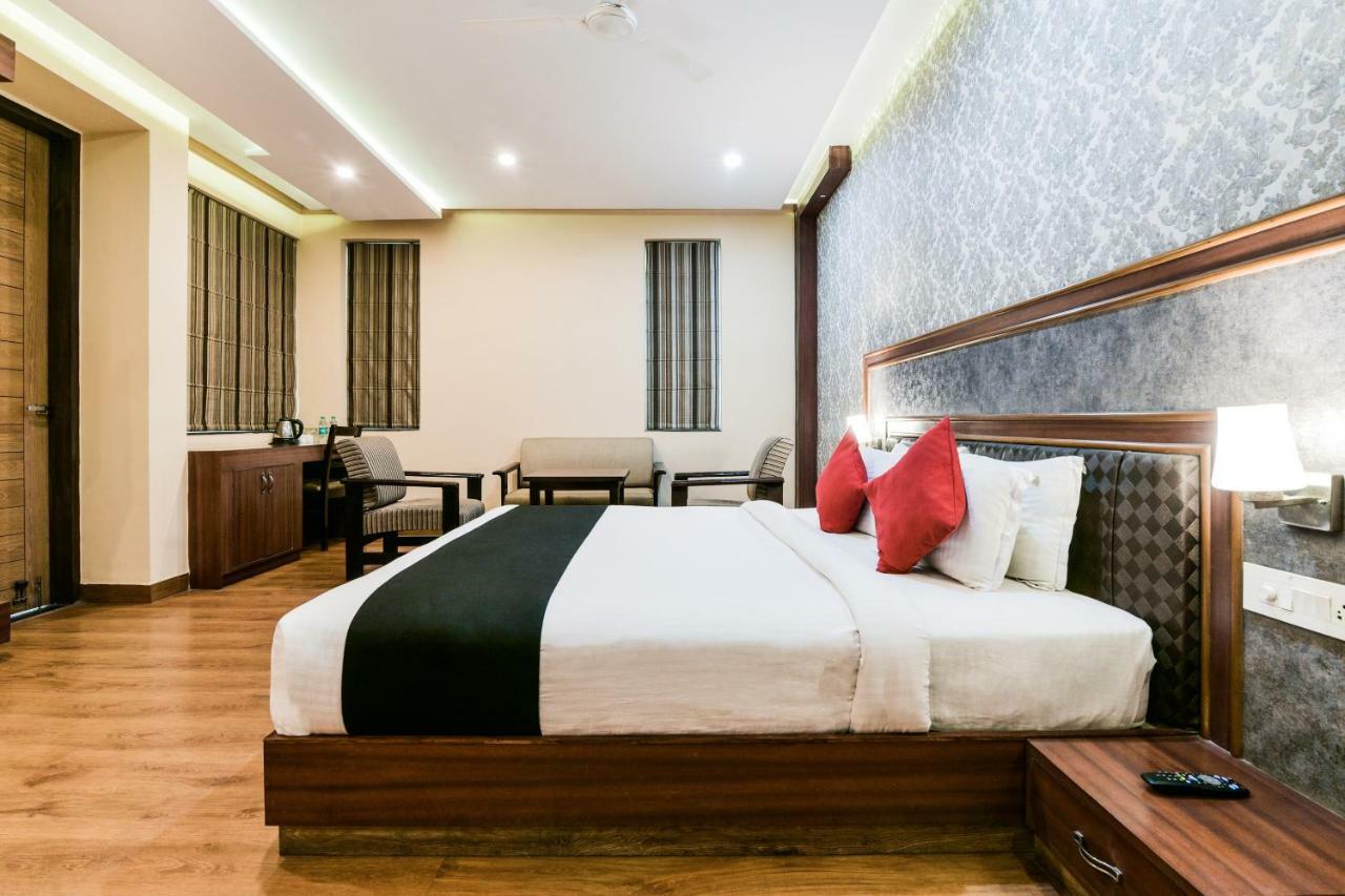 Capital O 4535 Hotel Uma Palace Varanasi Exterior photo