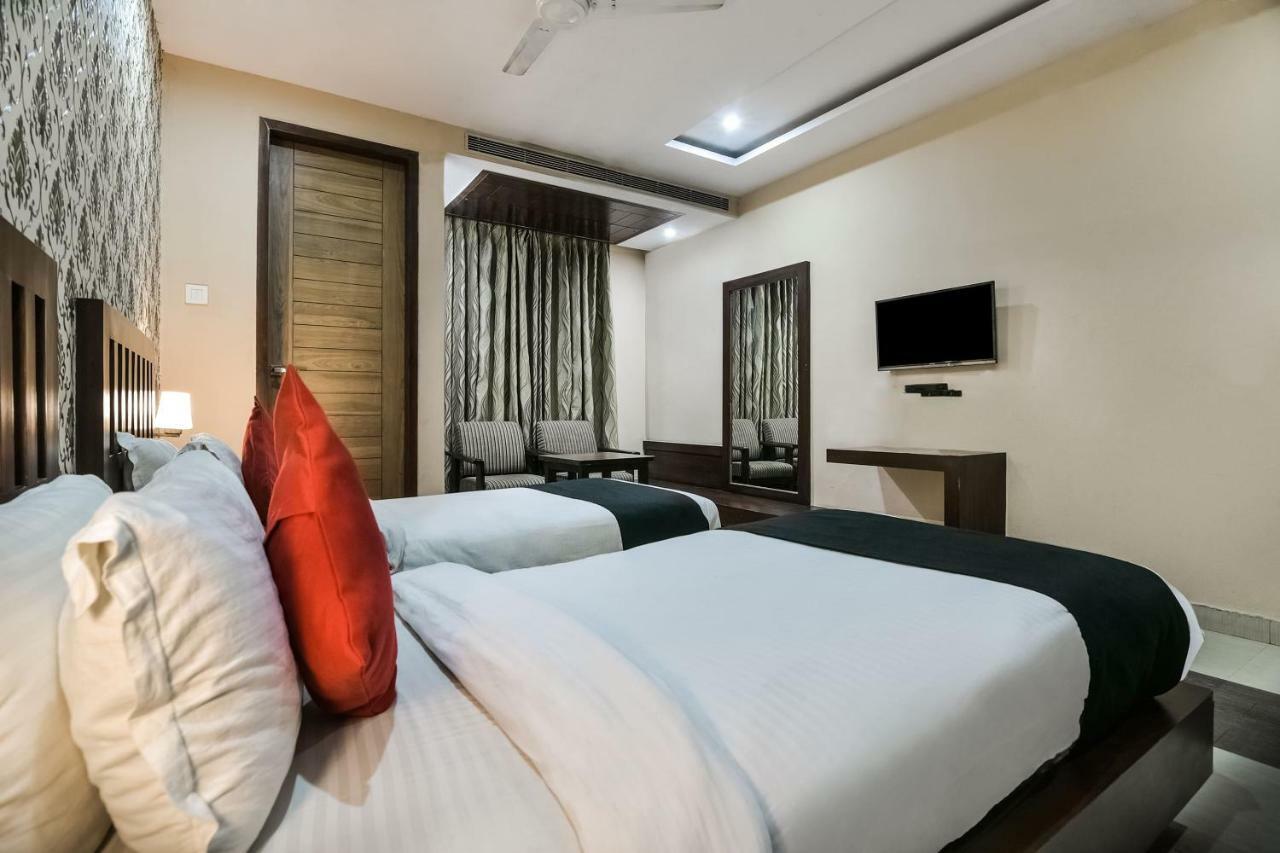 Capital O 4535 Hotel Uma Palace Varanasi Exterior photo