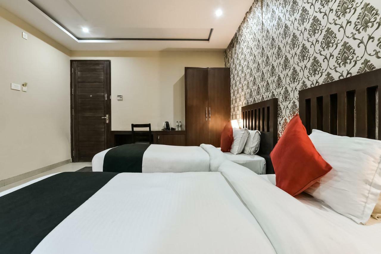 Capital O 4535 Hotel Uma Palace Varanasi Exterior photo