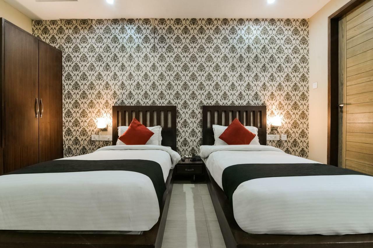 Capital O 4535 Hotel Uma Palace Varanasi Exterior photo