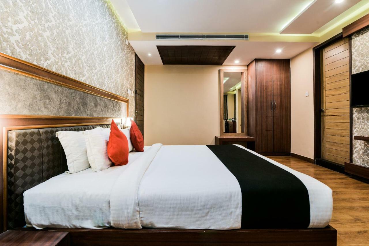 Capital O 4535 Hotel Uma Palace Varanasi Exterior photo