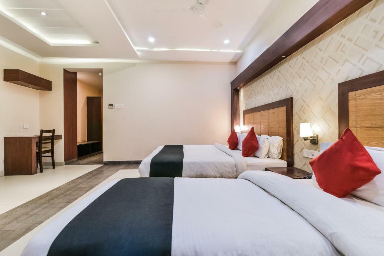 Capital O 4535 Hotel Uma Palace Varanasi Exterior photo
